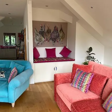 The Hen House A Beautifully Situated Open Plan *